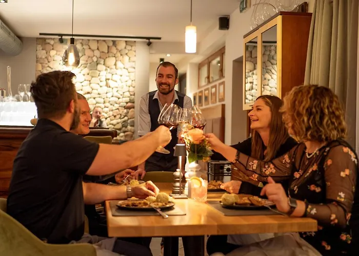 ホテル Tennenwirt