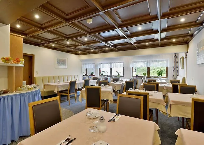 ホテル Tennenwirt